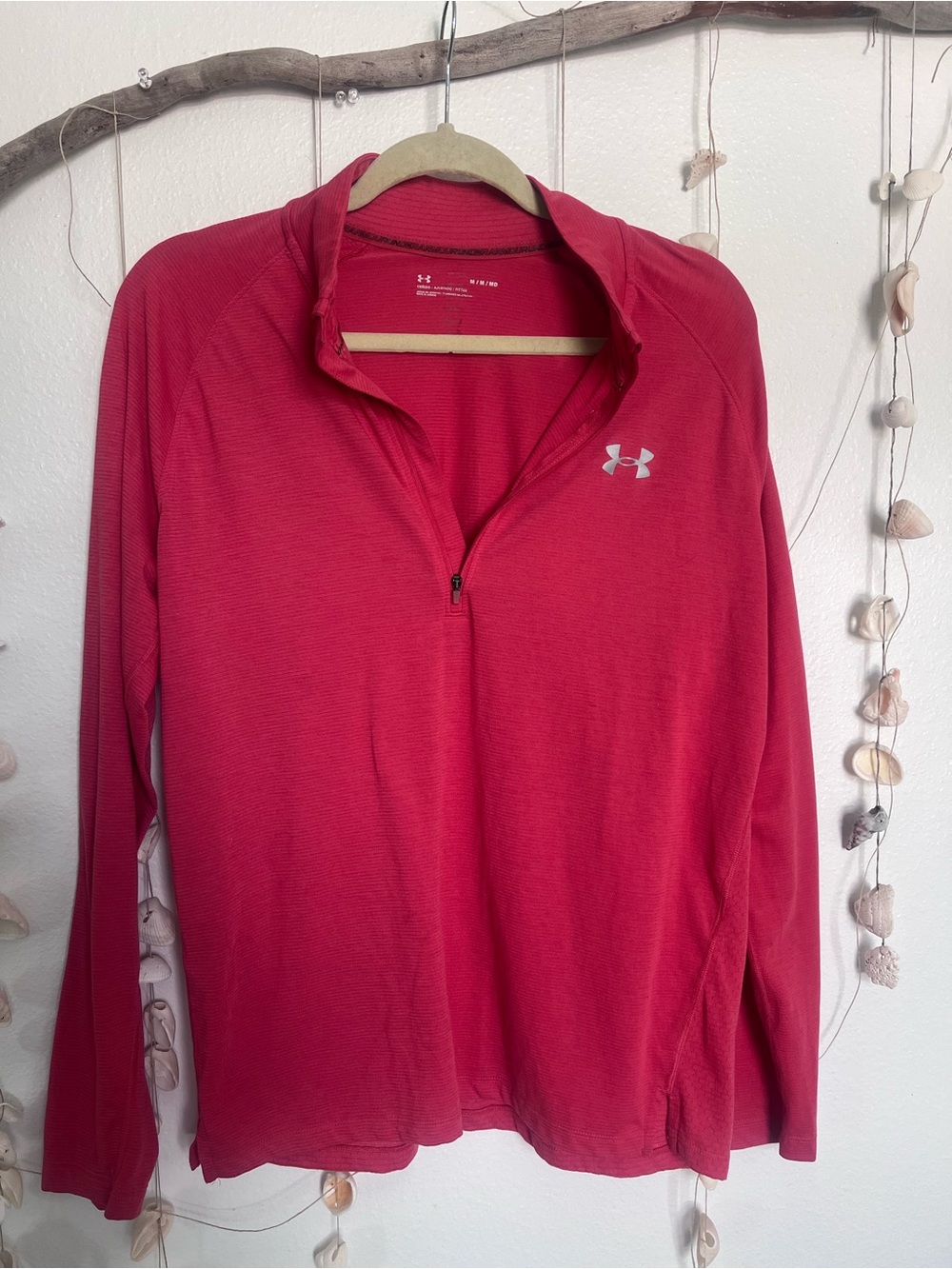 Under Armour Women's Fitted 1/2 Zip Long Sleeve Running Shirt Pink Magenta Size